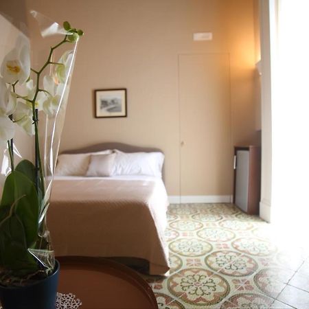 San Paolo Rooms Centro Storico Napoli Luaran gambar